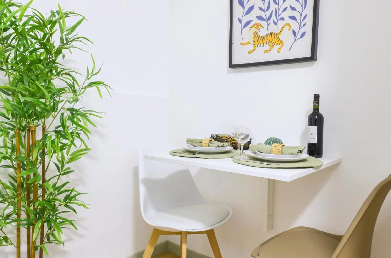 1592 Opera District Comfortable Retreat Apartment Paris France
