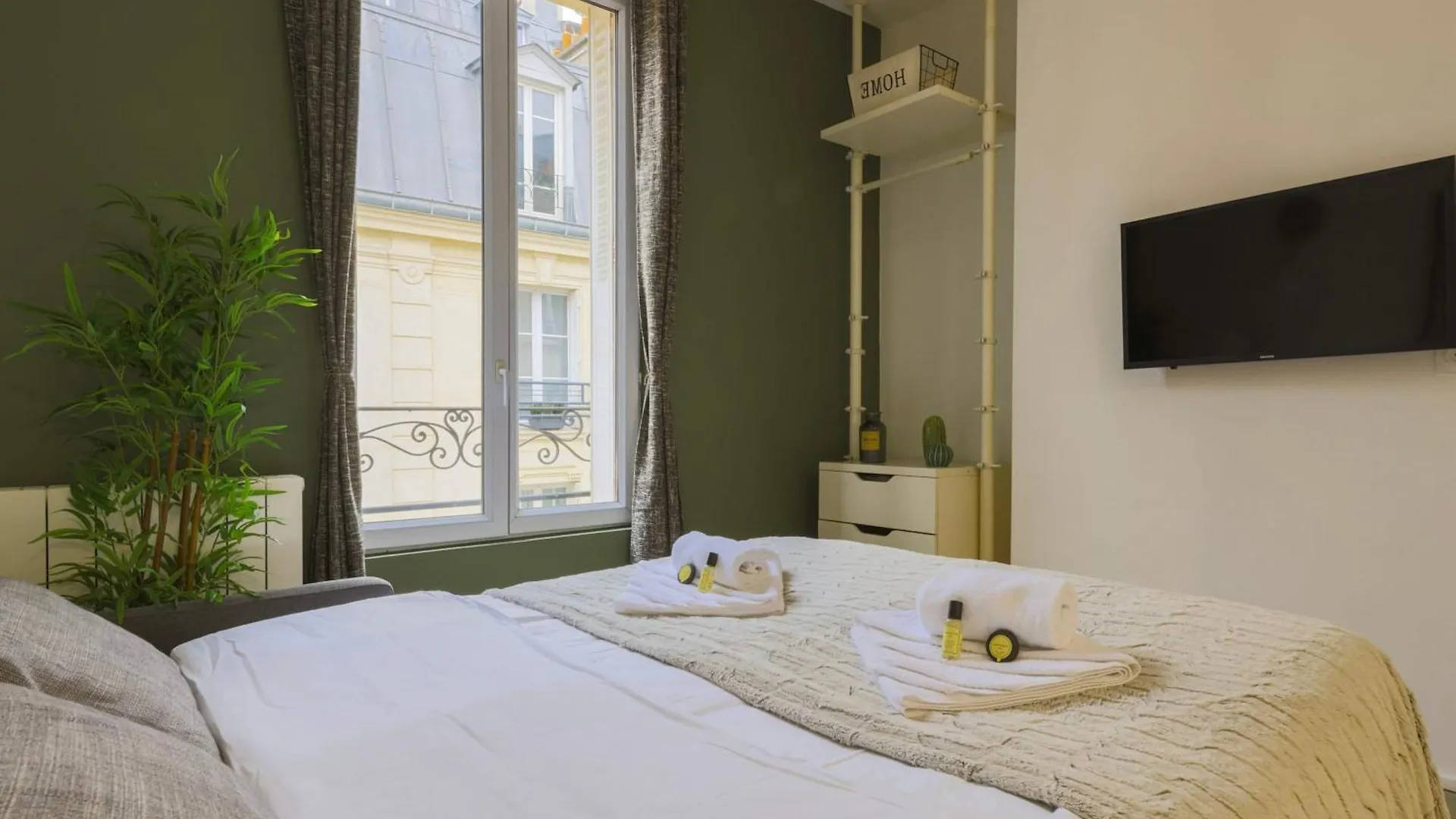 1592 Opera District Comfortable Retreat location